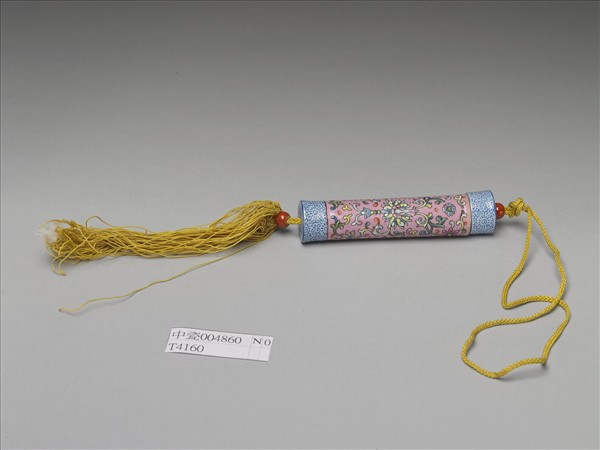粉彩粉紅地纏枝花卉紋牙籤筒