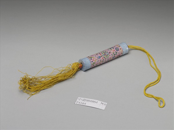 粉彩粉紅地纏枝花卉紋牙籤筒