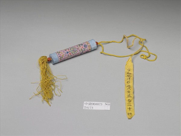 粉彩粉紅地纏枝花卉紋牙籤筒