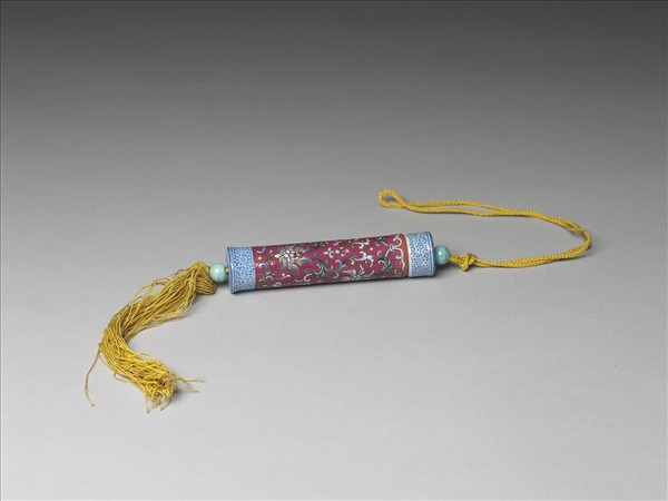 粉彩紅地纏枝花卉紋牙籤筒