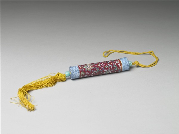 粉彩紅地纏枝花卉紋牙籤筒