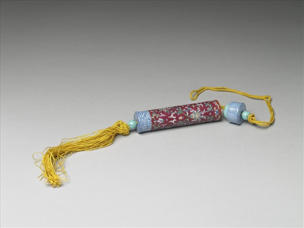 粉彩紅地纏枝花卉紋牙籤筒