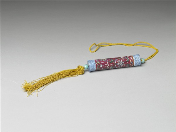 粉彩紅地纏枝花卉紋牙籤筒