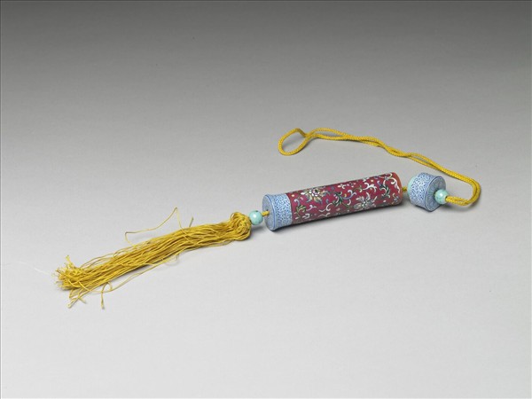 粉彩紅地纏枝花卉紋牙籤筒