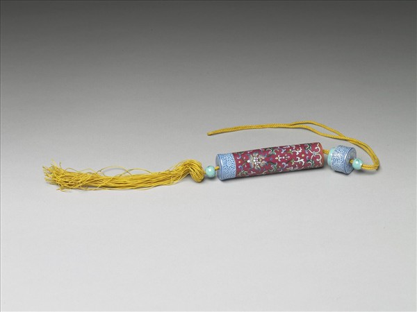 粉彩紅地纏枝花卉紋牙籤筒