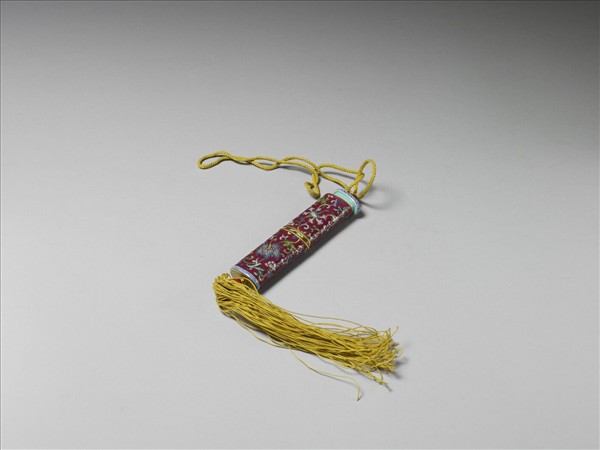 粉彩紅地纏枝花卉紋牙籤筒