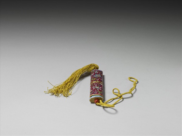 粉彩紅地纏枝花卉紋牙籤筒