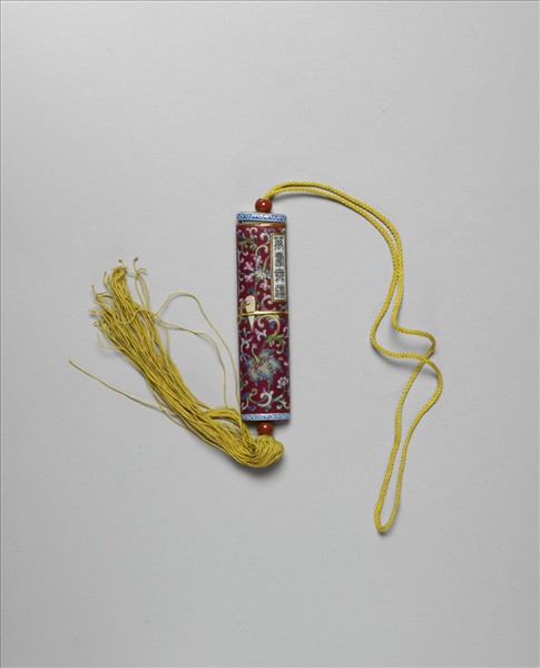 粉彩紅地纏枝花卉紋牙籤筒