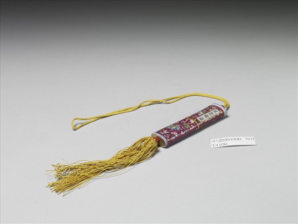 粉彩紅地纏枝花卉紋牙籤筒