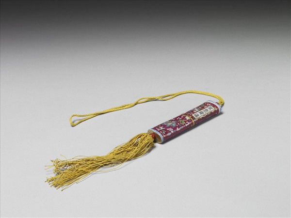 粉彩紅地纏枝花卉紋牙籤筒