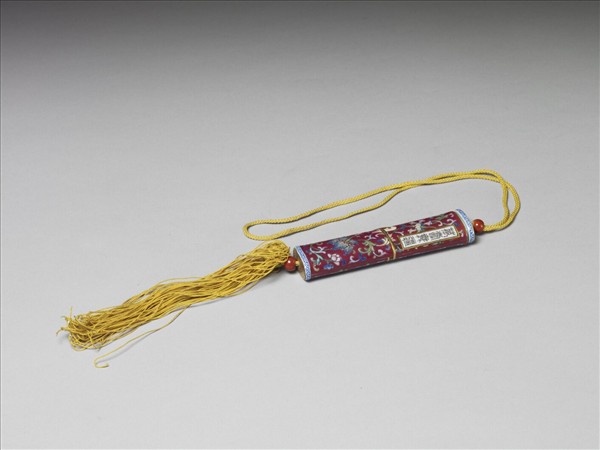 粉彩紅地纏枝花卉紋牙籤筒