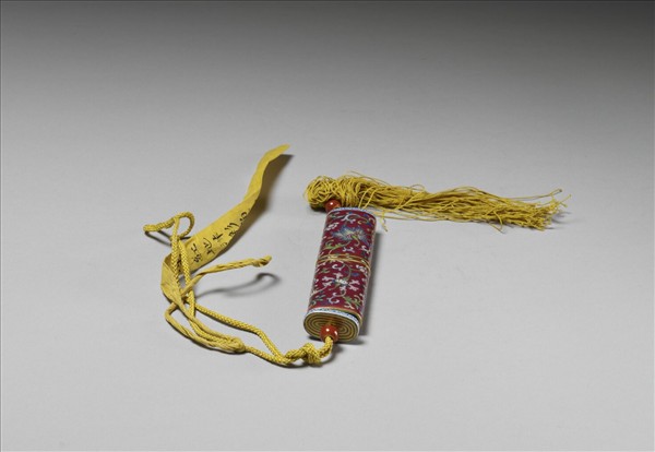 粉彩紅地纏枝花卉紋牙籤筒