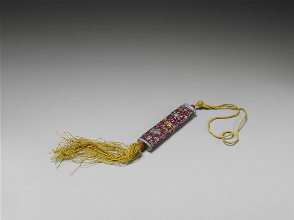 粉彩紅地纏枝花卉紋牙籤筒