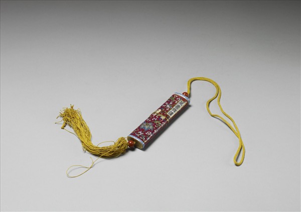 粉彩紅地纏枝花卉紋牙籤筒