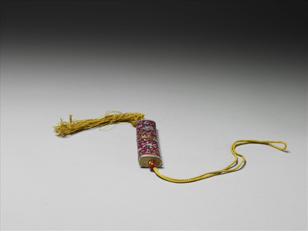 粉彩紅地纏枝花卉紋牙籤筒