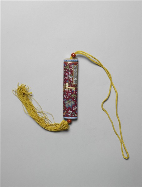 粉彩紅地纏枝花卉紋牙籤筒