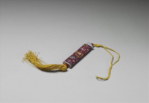 粉彩紅地纏枝花卉紋牙籤筒