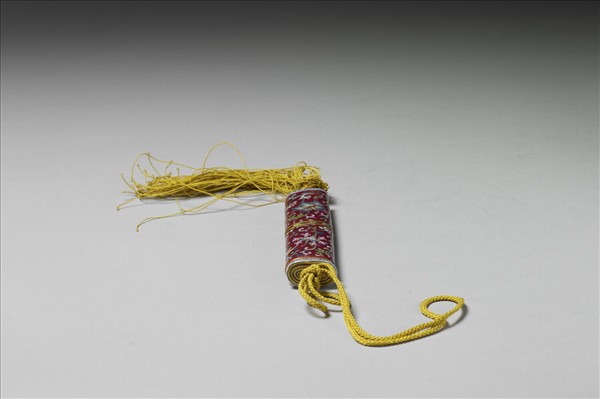 粉彩紅地纏枝花卉紋牙籤筒