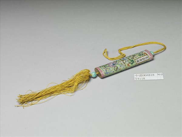 粉彩草綠地纏枝花卉紋牙籤筒