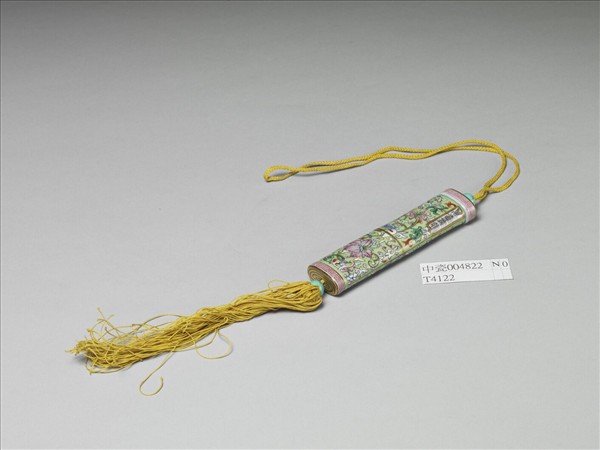 粉彩草綠地纏枝花卉紋牙籤筒