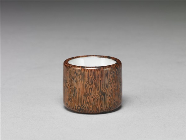 仿木紋釉瓷扳指