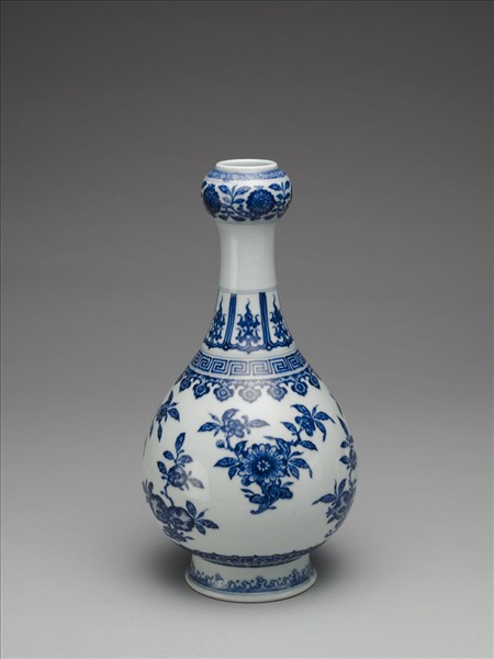青花折枝花果紋蒜頭瓶