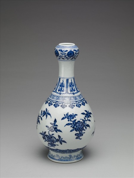 青花折枝花果紋蒜頭瓶