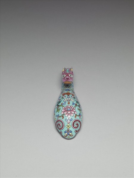 粉彩湖綠地福壽花卉紋龍首帶鈎