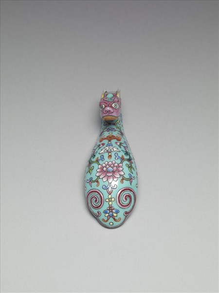 粉彩湖綠地福壽花卉紋龍首帶鈎