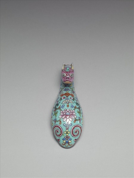 粉彩湖綠地福壽花卉紋龍首帶鈎