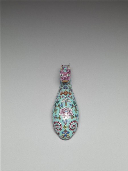 粉彩湖綠地福壽花卉紋龍首帶鈎