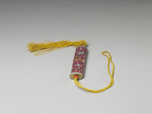 粉彩紅地纏枝花卉紋牙籤筒