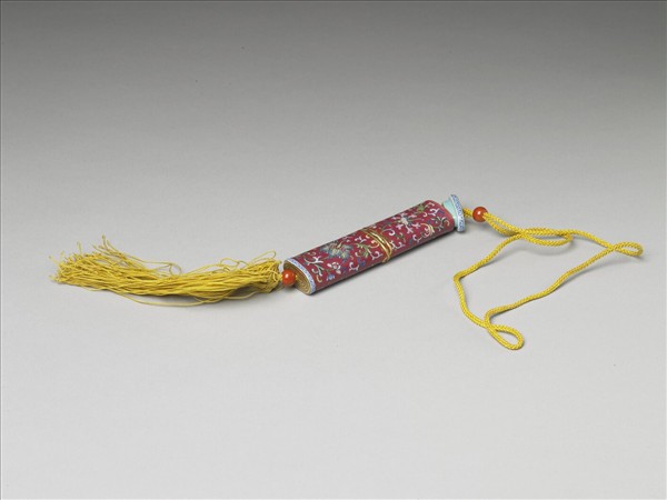 粉彩紅地纏枝花卉紋牙籤筒