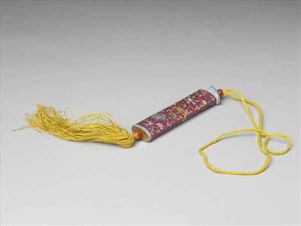 粉彩紅地纏枝花卉紋牙籤筒