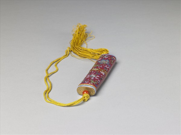 粉彩紅地纏枝花卉紋牙籤筒