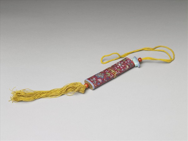 粉彩紅地纏枝花卉紋牙籤筒