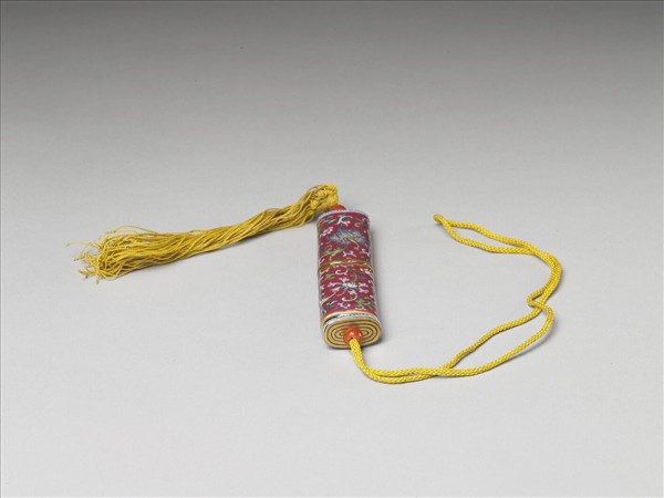 粉彩紅地纏枝花卉紋牙籤筒