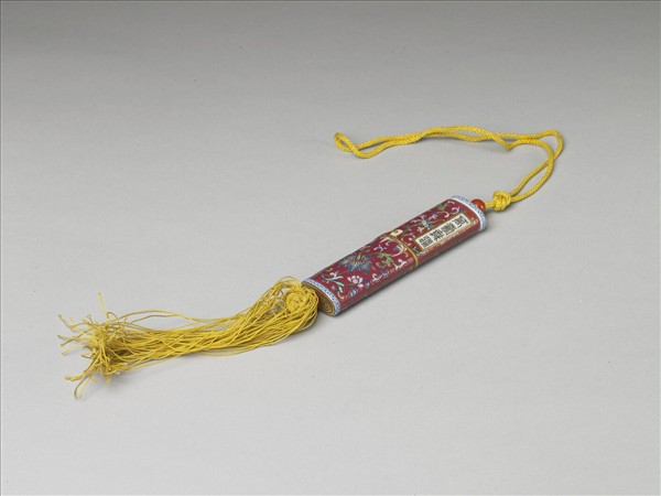 粉彩紅地纏枝花卉紋牙籤筒