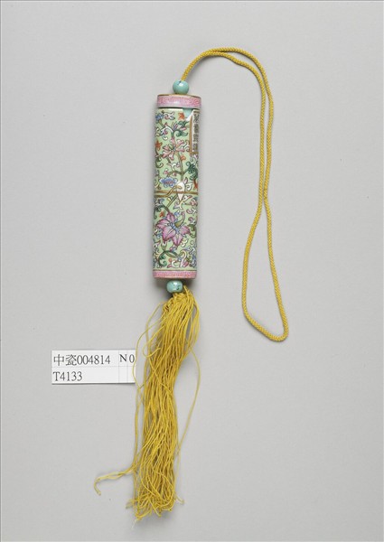 粉彩草綠地纏枝花卉紋牙籤筒