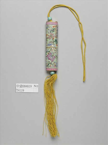 粉彩草綠地纏枝花卉紋牙籤筒