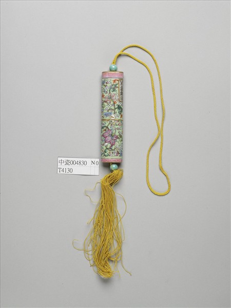 粉彩草綠地纏枝花卉紋牙籤筒