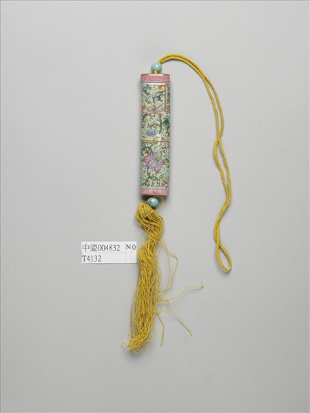 粉彩草綠地纏枝花卉紋牙籤筒