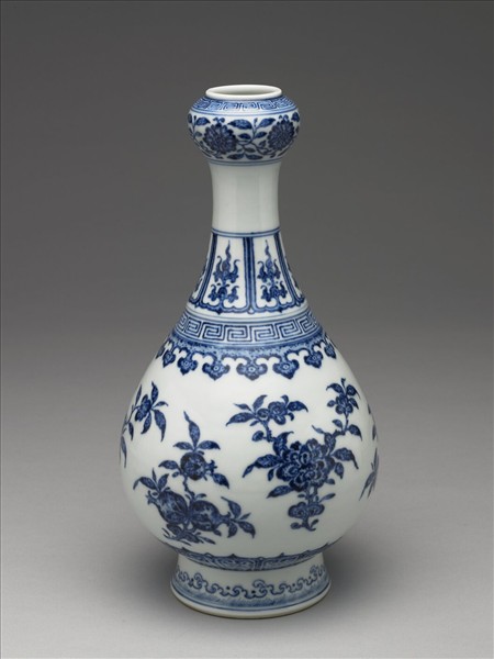 青花折枝花果紋蒜頭瓶
