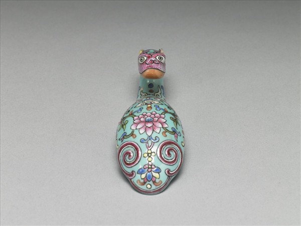 粉彩湖綠地福壽花卉紋龍首帶鈎