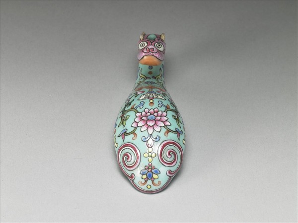 粉彩湖綠地福壽花卉紋龍首帶鈎