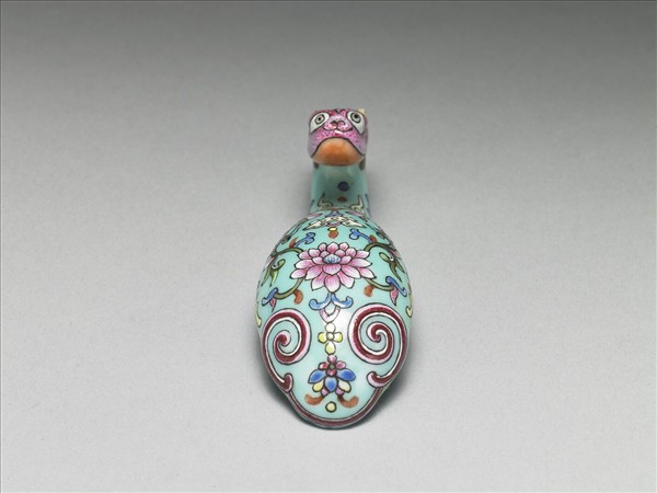 粉彩湖綠地福壽花卉紋龍首帶鈎