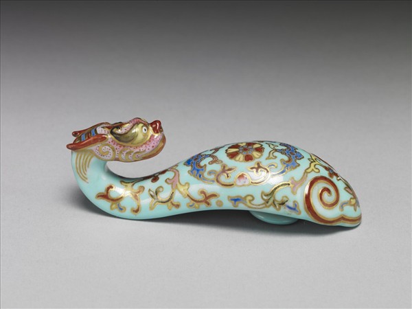 粉彩湖綠地福壽花卉紋龍首帶鈎