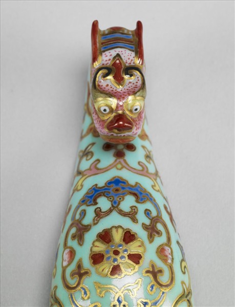 粉彩湖綠地福壽花卉紋龍首帶鈎