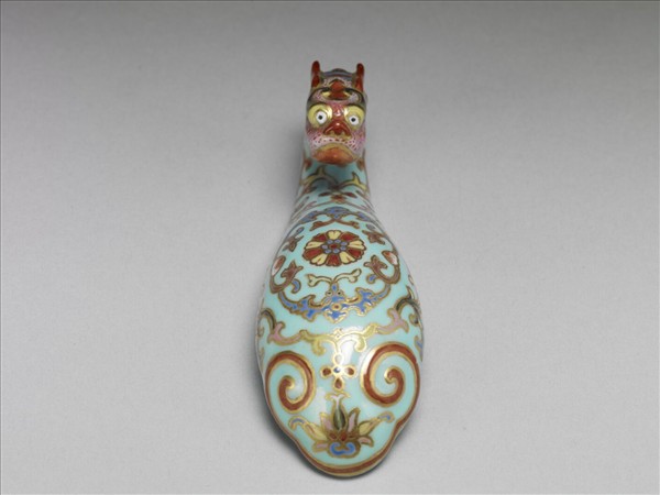 粉彩湖綠地福壽花卉紋龍首帶鈎