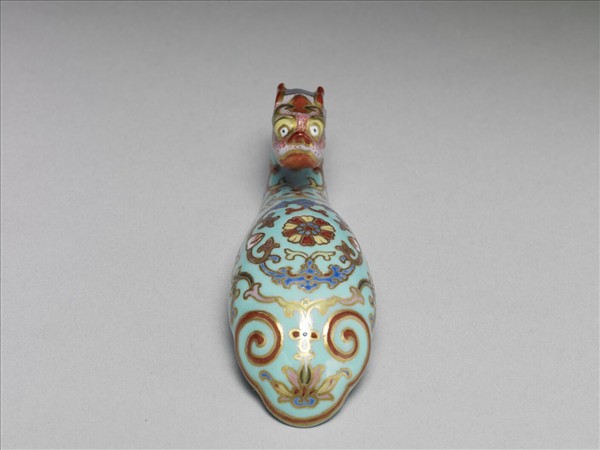 粉彩湖綠地福壽花卉紋龍首帶鈎